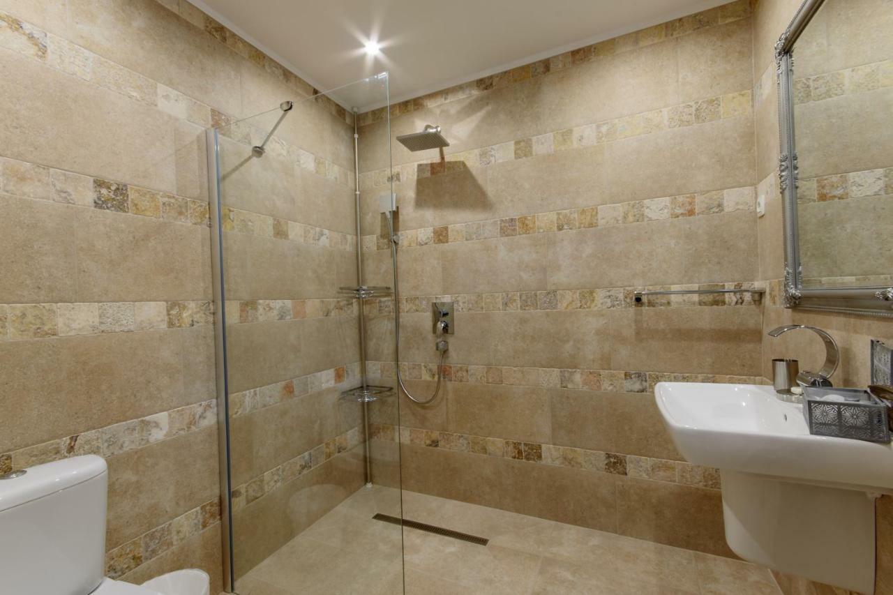 Williams House Hotel Hunedoara Ngoại thất bức ảnh