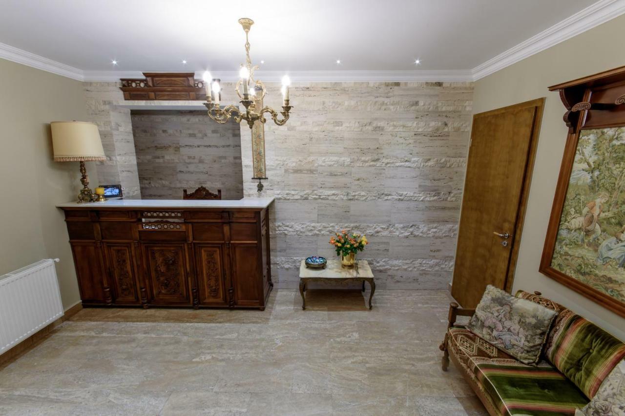 Williams House Hotel Hunedoara Ngoại thất bức ảnh