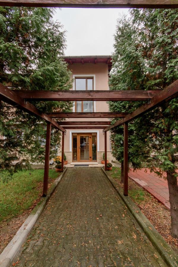 Williams House Hotel Hunedoara Ngoại thất bức ảnh